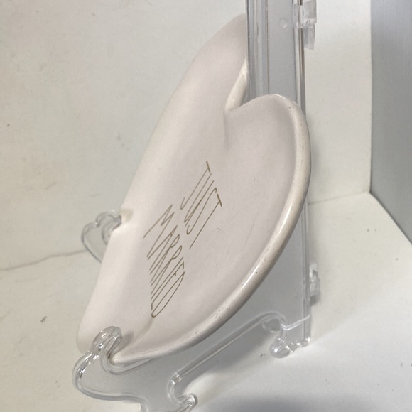 Rae Dunne JUST MARRIED Heart Shaped Trinket Jewelry  Wedding Display Plate - Picture 5 of 8